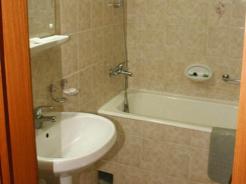 Hotel Decebal Бакеу Екстер'єр фото